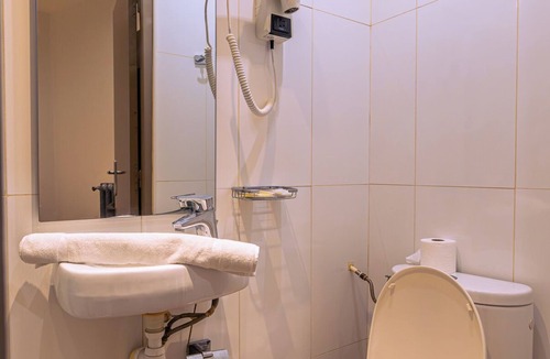 Hopital Saint-Louis Hotel | Hôtel Aix Europe
