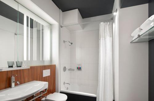Brossard Hotel | Hôtel Alt Quartier DIX30
