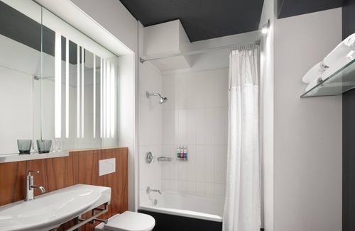 Brossard Hotel | Hôtel Alt Quartier DIX30