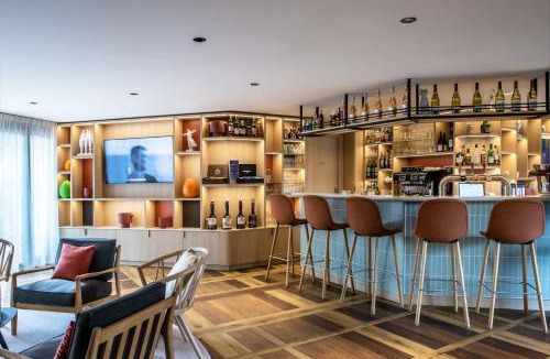 La Riviere-Saint-Sauveur Hotel | Hôtel Antares & Spa