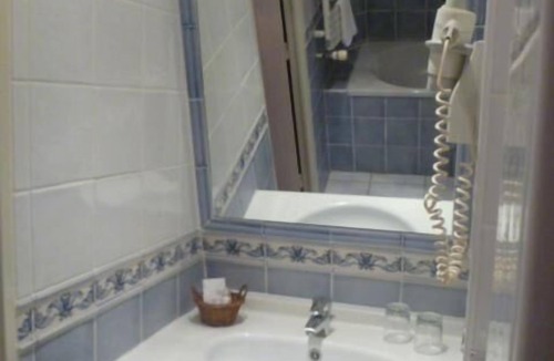 Levallois-Perret Hotel | Hôtel Au Limousin