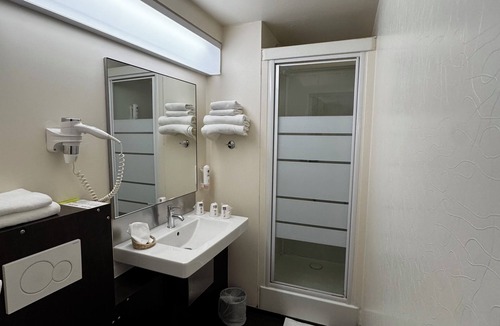 Maisons-Alfort Hotel | Hôtel Au Petit Caporal