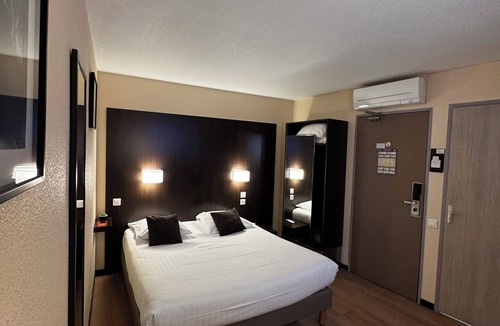 Maisons-Alfort Hotel | Hôtel Au Petit Caporal