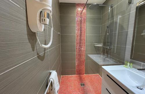Le Lavandou Hotel | Hôtel Baptistin