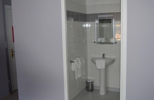 Ax-les-Thermes Hotel | Hôtel-Bar Le Bellevue