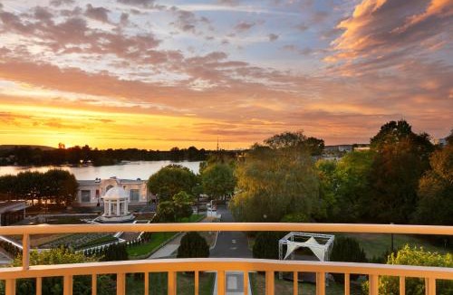 Enghien-les-Bains Hotel | Hôtel Barrière le Grand Hôtel Enghien-les-Bains