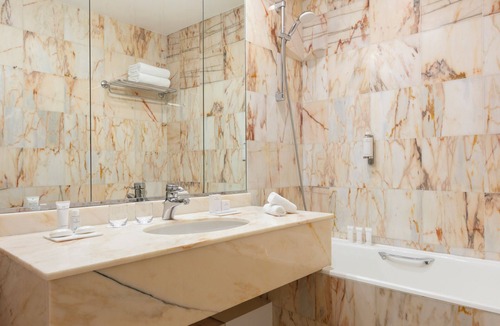 Enghien-les-Bains Hotel | Hôtel Barrière Le Grand Hôtel