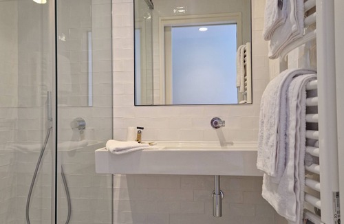 Charavines Hotel | Hôtel Beau Rivage