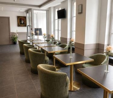 Fontainebleau Hotel | Hôtel Belle Fontainebleau