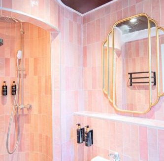 Quartier des Grandes-Carrieres Hotel | Hôtel BOHEM, Sacré-Cœur