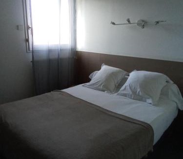 Barbezieux-Saint-Hilaire Hotel | Hôtel Bon Repos