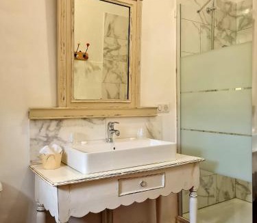 Saint-Andre-de-Majencoules Hotel | Hôtel Château Du Rey