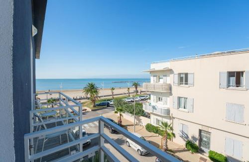 Le Grau-Du-Roi Hotel | Hôtel Café Miramar