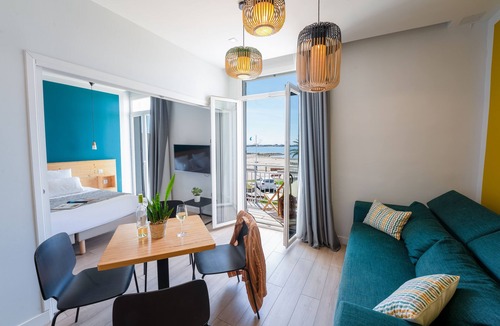 Le Grau-Du-Roi Hotel | Hôtel Café Miramar