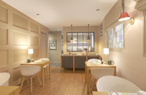 Quartier Vieux Marche-Cathedrale Hotel | Hôtel Cardinal