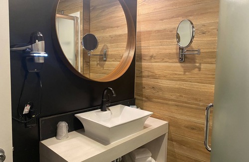 Montmagny Hotel | Hôtel Centre-Ville