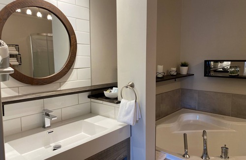 Montmagny Hotel | Hôtel Centre-Ville