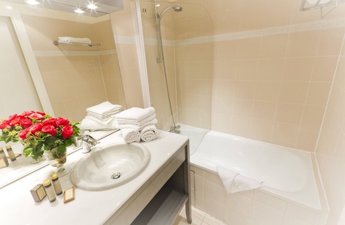 Ternes Hotel | Hôtel Champerret Héliopolis