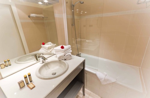 Ternes Hotel | Hôtel Champerret Héliopolis