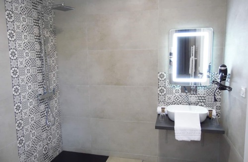 Chatel-Guyon Hotel | Hôtel Chante Grelet