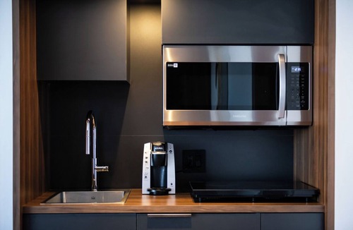 Chicoutimi Hotel | Hôtel Chicoutimi