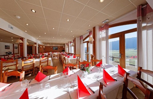 Bois-d'Amont Hotel | Hôtel Club Le Risoux