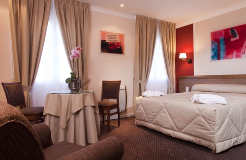 Bagneres-de-Luchon Hotel | Hôtel d'Etigny