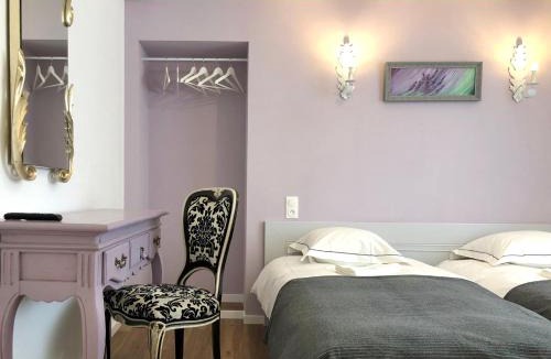 Pierrefontaine-les-Varans Hotel | Hôtel D’Artiste