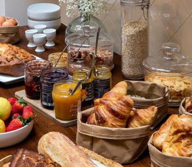 18th Arrondissement Hotel | Hôtel Dalila- Orso Hotels