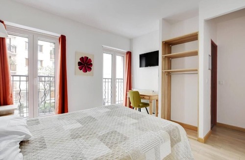 Dijon Centre Ville Hotel | Hôtel Dauphine-Dijon Gare-Self Check In