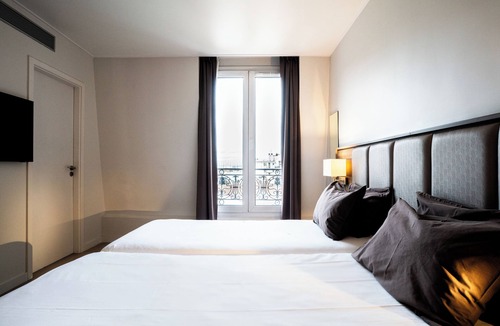 Quartier des Grandes-Carrieres Hotel | Hôtel de Flore - Montmartre