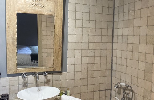 Chatillon-sur-Chalaronne Hotel | Hôtel de La Tour