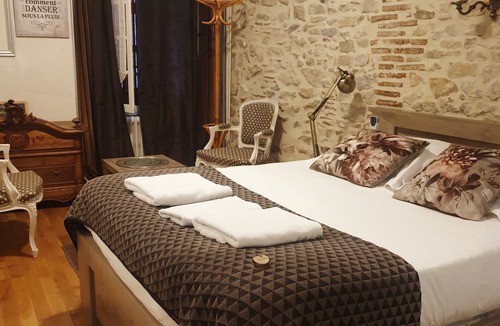 Saint-Amand-Montrond House | Hôtel de l'Ecu