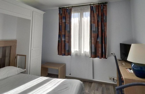 Evreux Hotel | Hôtel de l'Orme, Akena