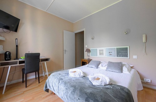 Marsac-sur-l'Isle Hotel | Hôtel de la Beauronne