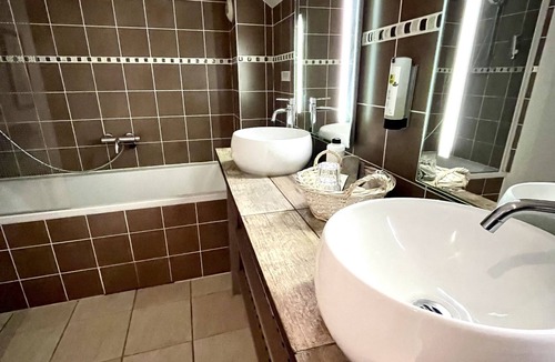 Milon-la-Chapelle Hotel | Hôtel De La Chapelle