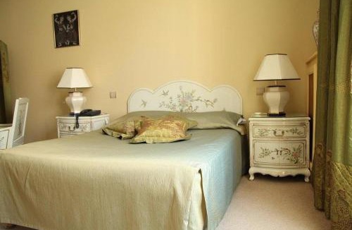 Vitry-le-Francois Hotel | Hôtel de la cloche