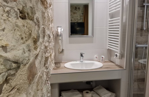 Aix-les-Bains City Center Hotel | Hôtel de la Couronne