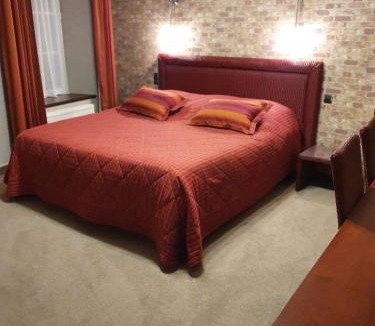 Avranches Hotel | Hôtel de La Croix d'Or