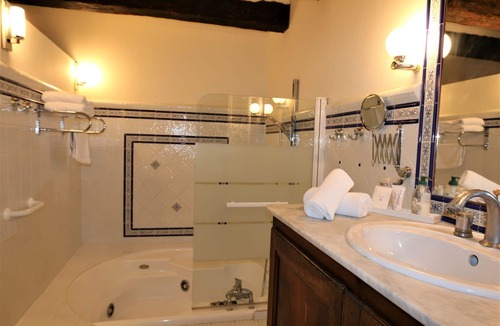 Meyrals Hotel | Hôtel de la Ferme Lamy