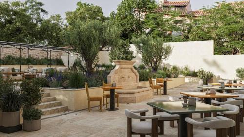 Lourmarin Hotel | Hôtel de La Fontaine