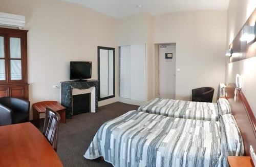 Oloron-Sainte-Marie Hotel | Hôtel De La Paix