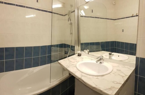 Oloron-Sainte-Marie Hotel | Hôtel De La Paix