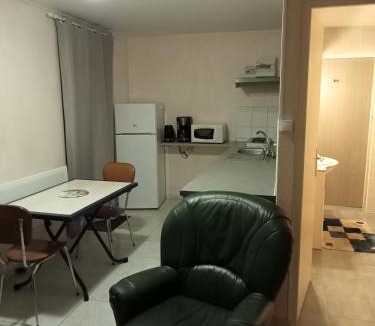 La Roche-Posay Hotel | Hôtel de la gare Studios Du Breuil