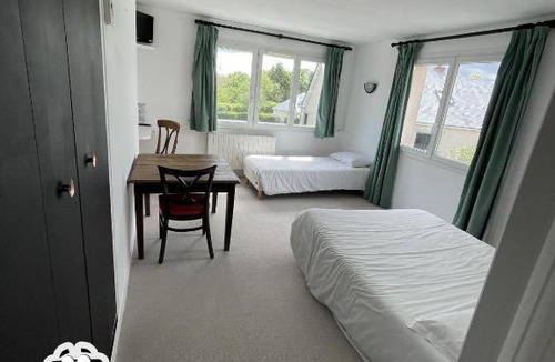 Cosse-le-Vivien Hotel | hôtel de la grange