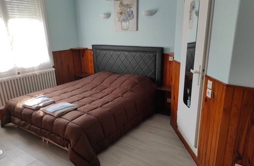 Germigny-des-Pres Hotel | Hôtel de la place