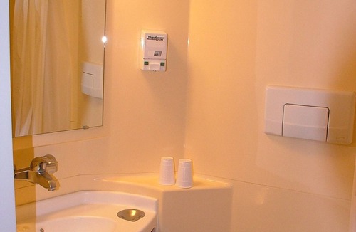 Germigny-des-Pres Hotel | Hôtel de la place