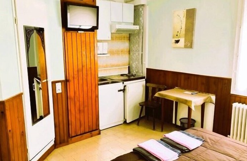 Germigny-des-Pres Hotel | Hôtel de la place