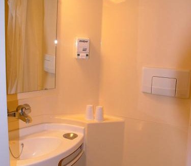 Germigny-des-Pres Hotel | Hôtel de la Place