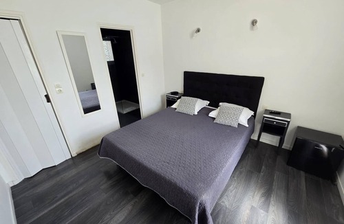 Peymeinade Hotel | Hôtel de la Poste